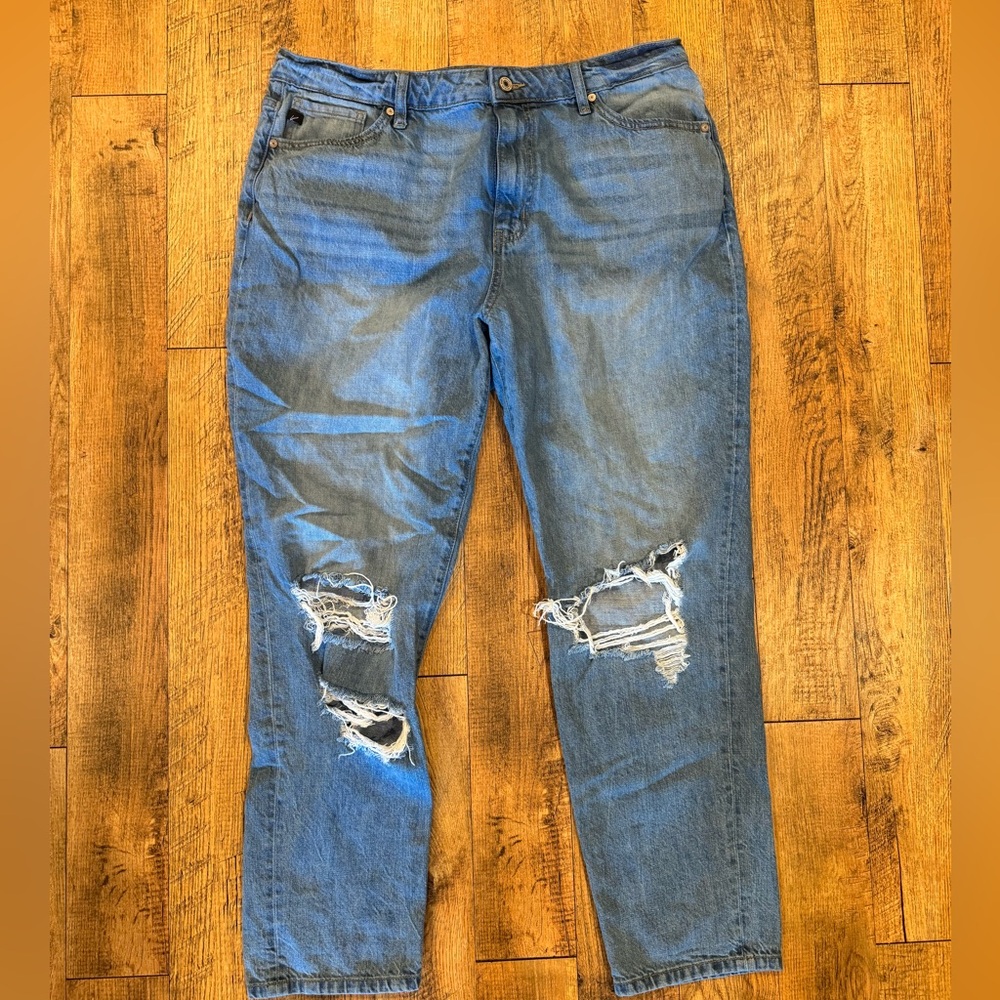 KanCan Ripped, Straight-Leg Jeans. Size 13/30